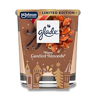 Glade - vonná svíčka - Warm Candied Almonds, 112 g